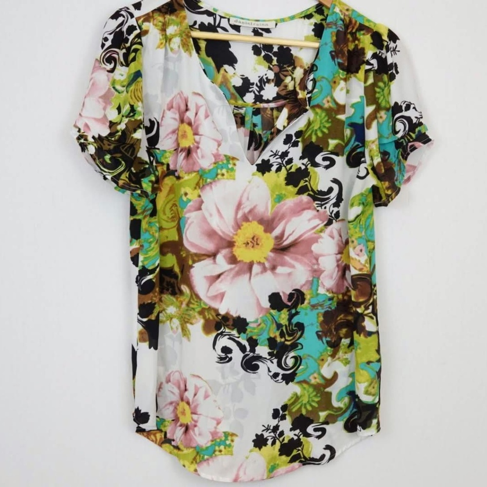 3/$10 sale Daniel Rainn Floral Blouse Career Top